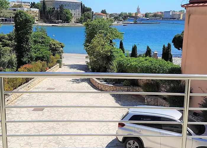 Maestral Apartment *