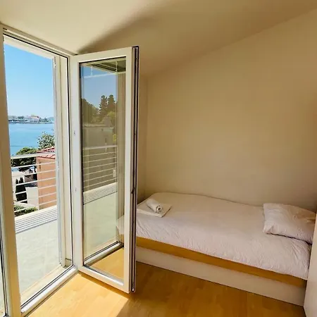 Apartament Maestral *