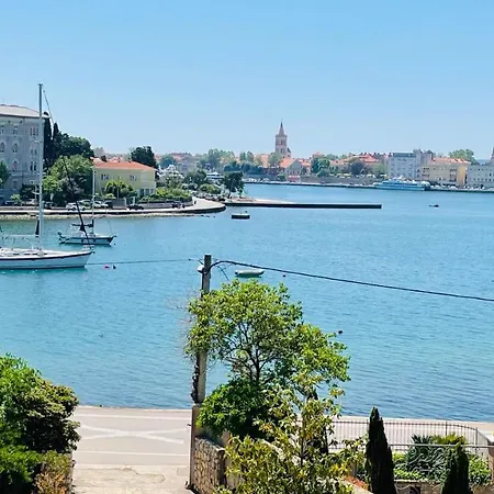 Apartament Maestral *