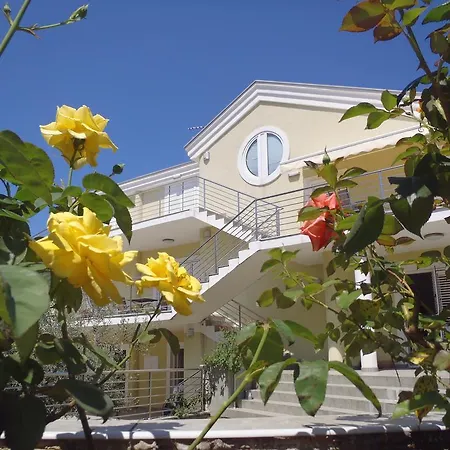 아파트 마에스트랄 *