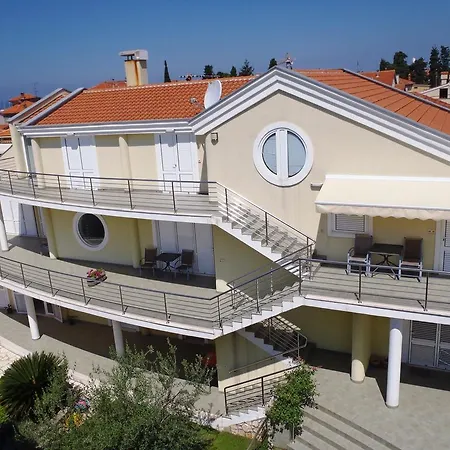 Apartament Maestral *