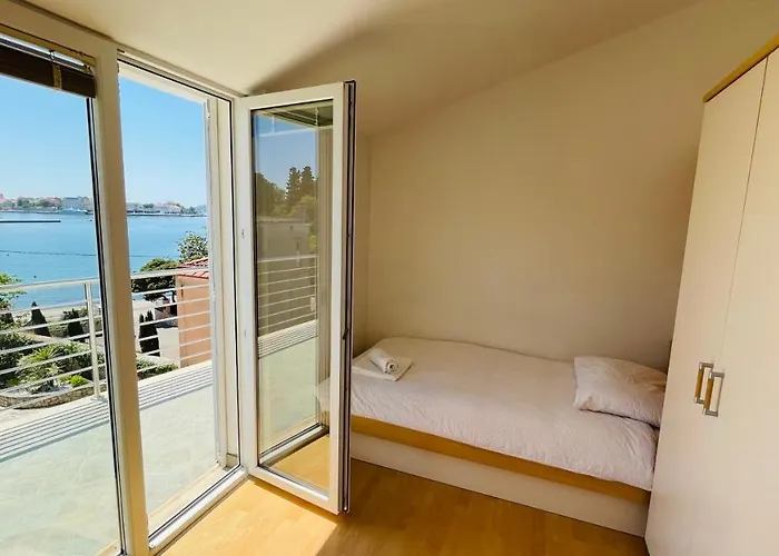 Apartment Maestral *